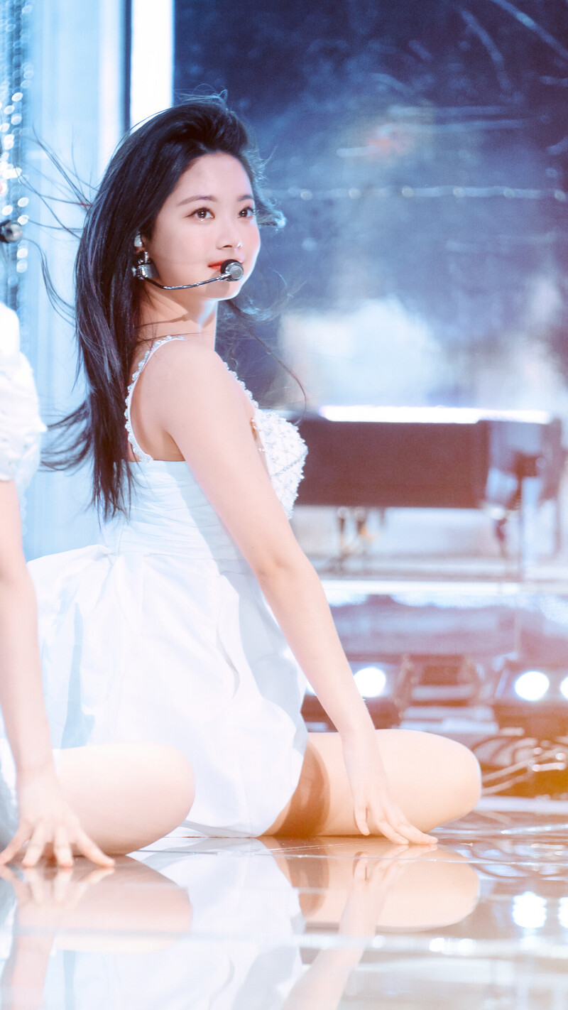 220508 LE SSERAFIM Eunchae - 'FEARLESS' at Inkigayo documents 8