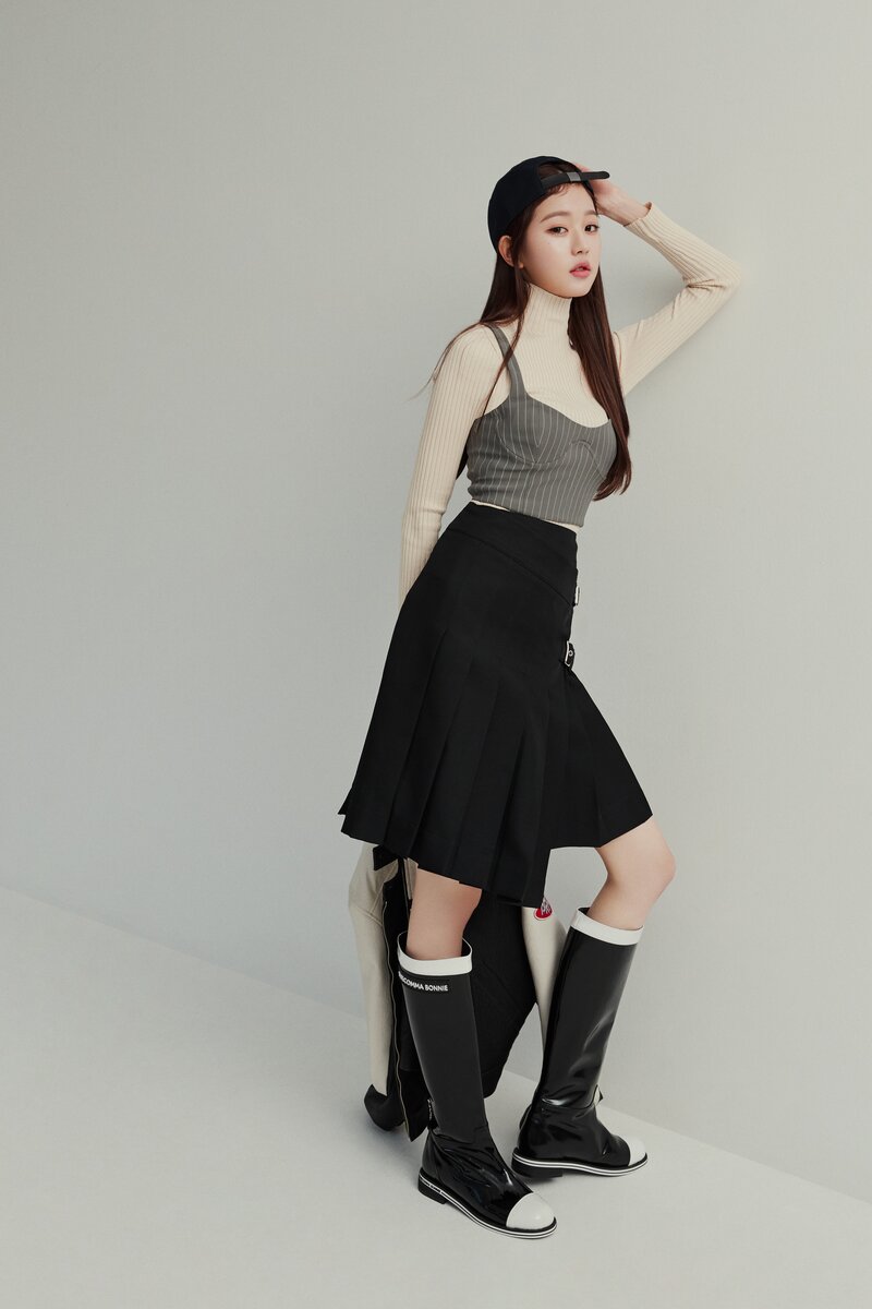 IVE Wonyoung - SUECOMMA BONNIE 2022 FW Collection 'The Gentle Girl' documents 13