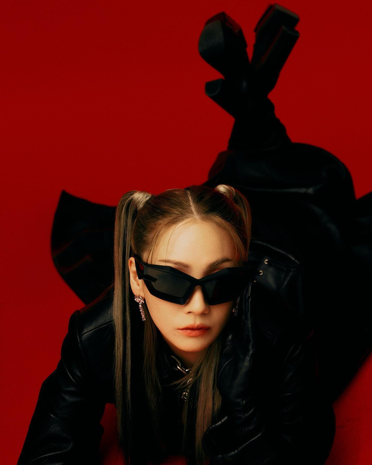 230226 CL Instagram Update | kpopping