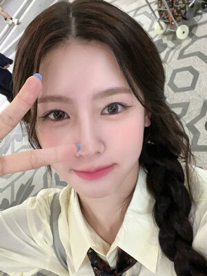 240523 - (G)I-DLE Twitter Update with MIYEON