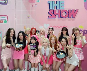 220628 LOONA SNS Update at THE SHOW 300th Episode Choice Nominee