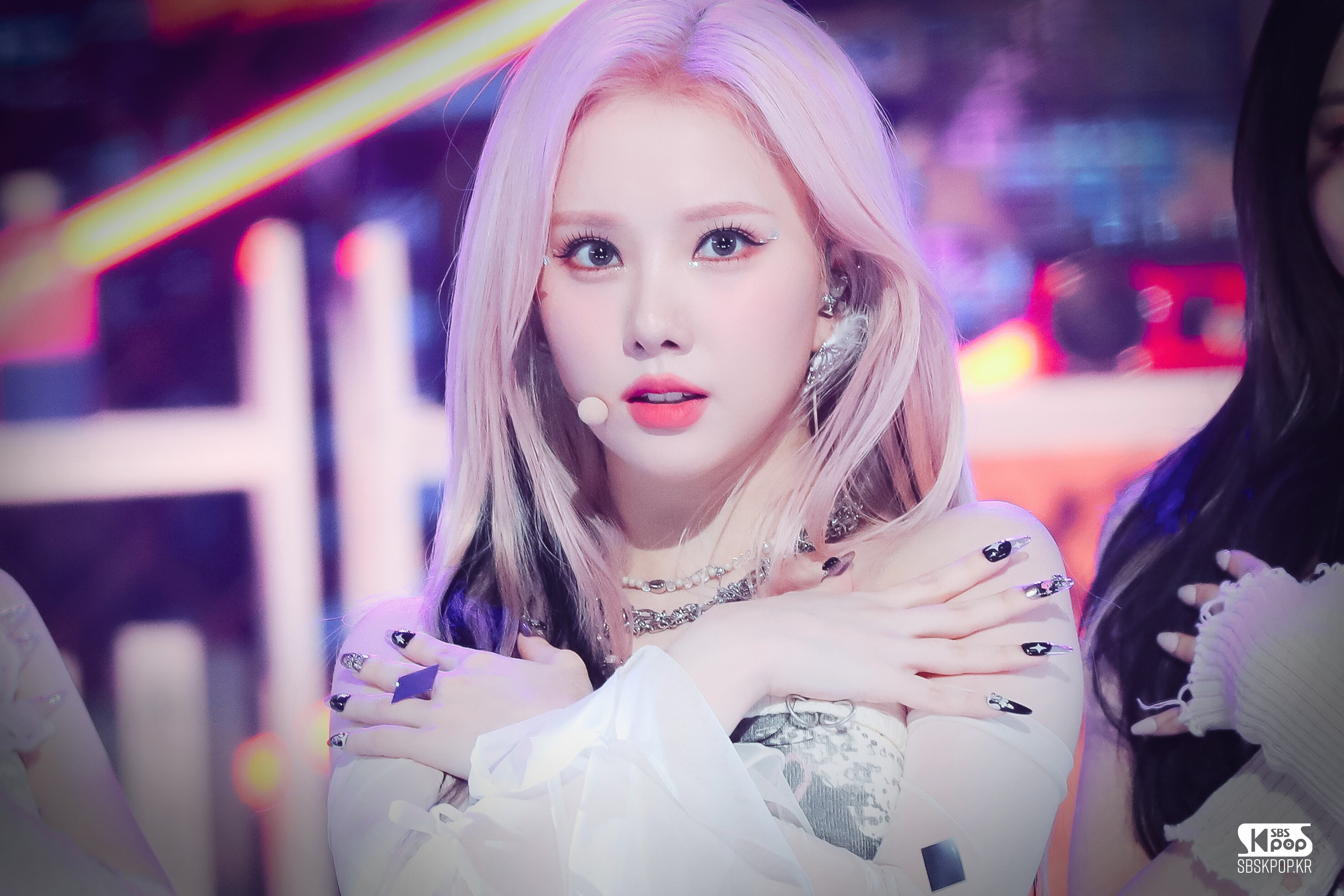 231105 VIVIZ Eunha - 'Maniac' at SBS Inkigayo | kpopping