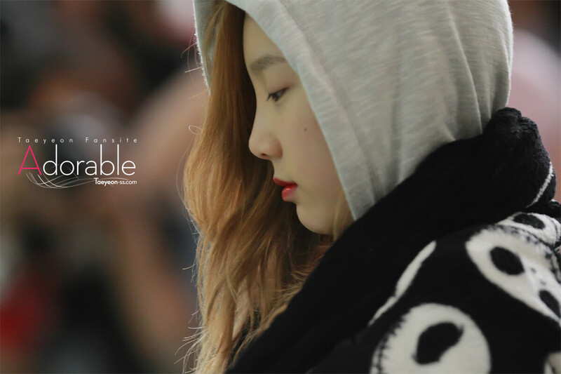 130619-20 Girls' Generation Taeyeon at Incheon & Gimpo Airports documents 3