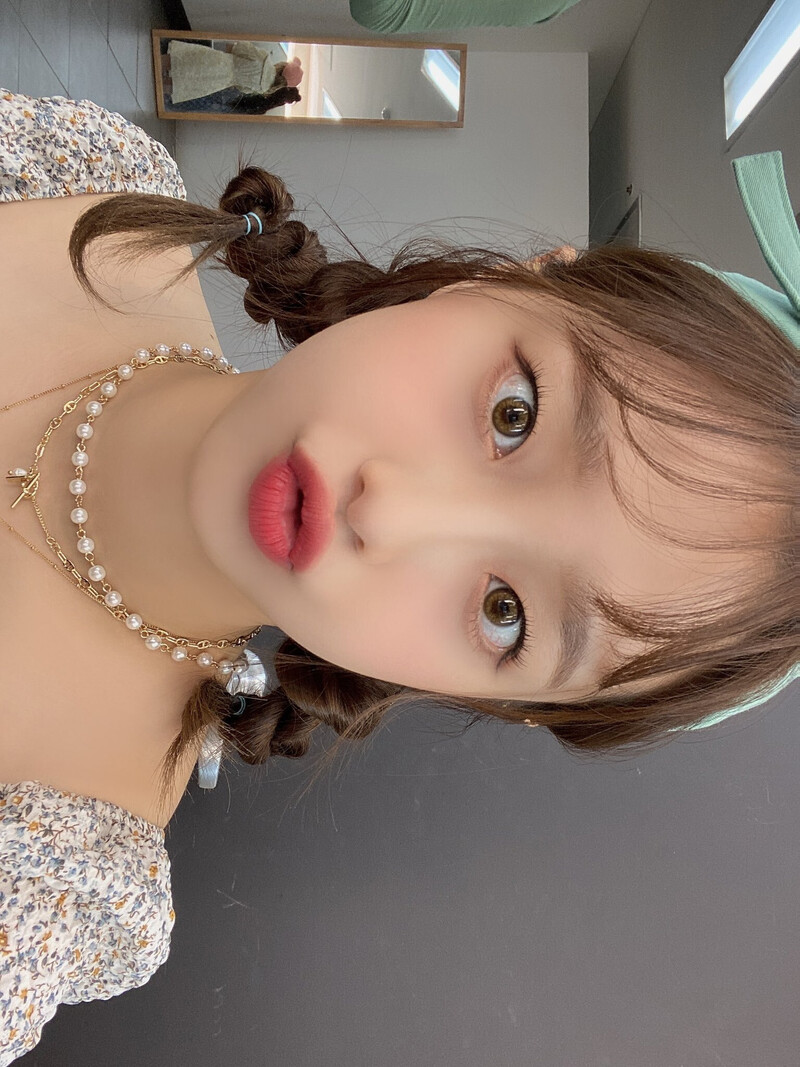 210927 LOONA Twitter Update - Chuu documents 6