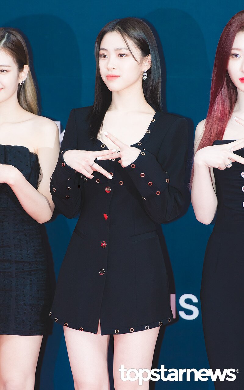 211211 ITZY Ryujin at MAMA 2021 Red Carpet documents 10