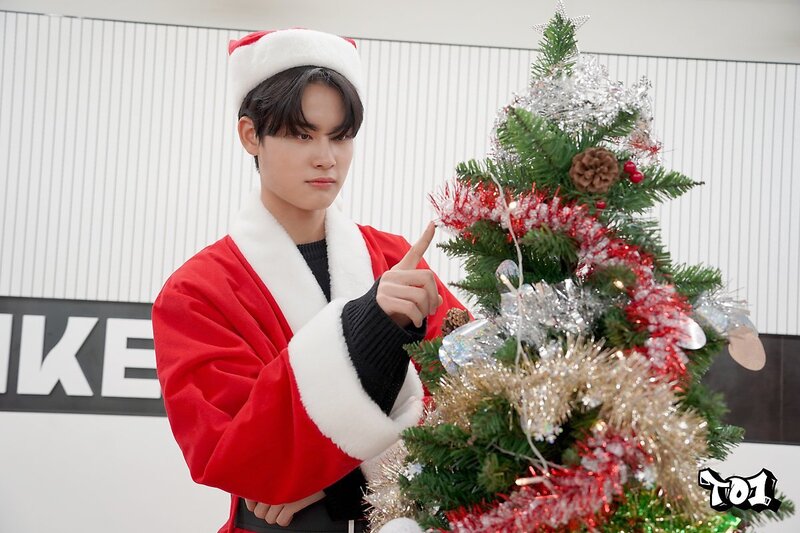 221227 WAKEONE Naver Post Update - TO1 Christmas Photos documents 5