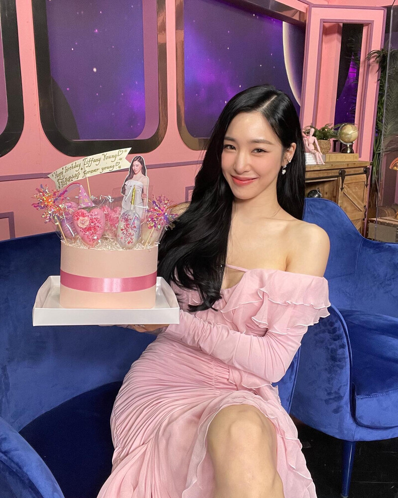 210804 Tiffany Young Instagram Update documents 3