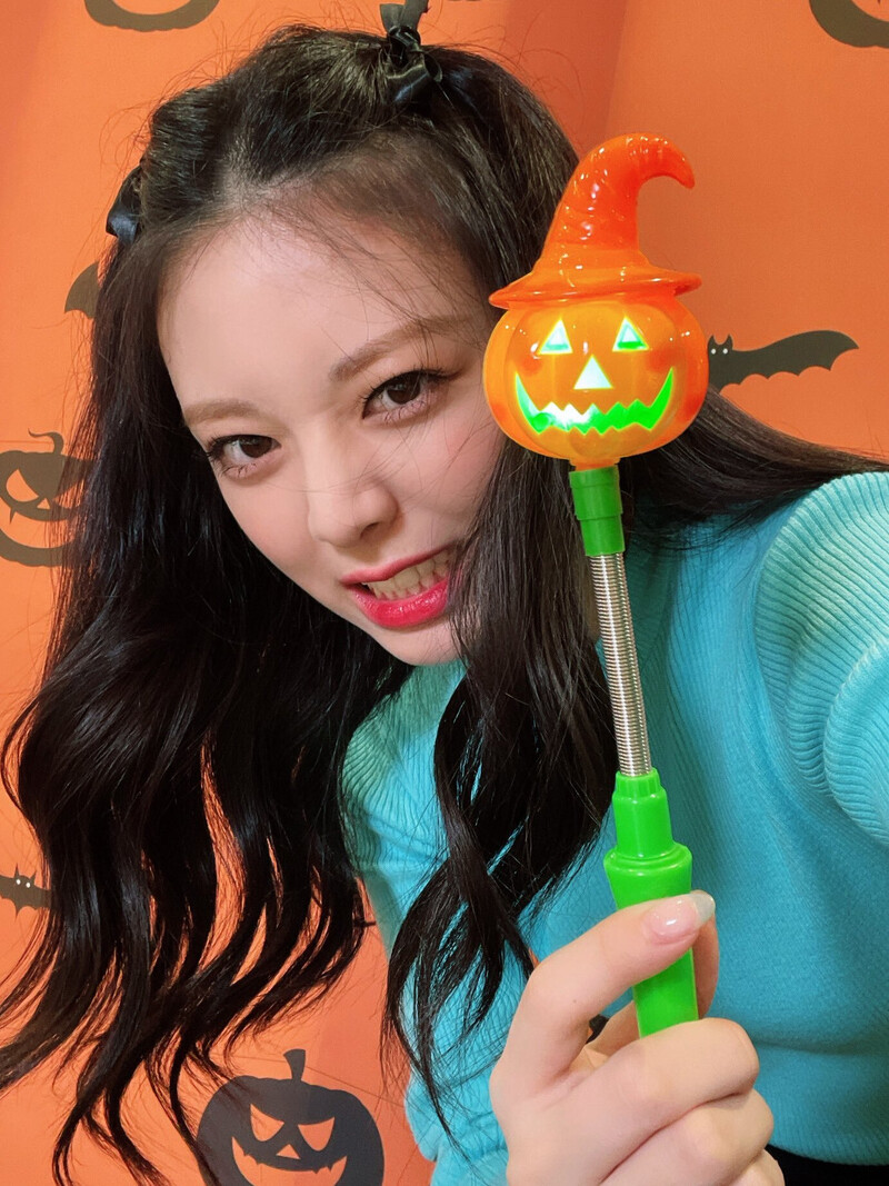 211030 ITZY Twitter Update documents 1