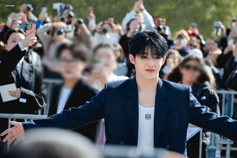 240927 SEVENTEEN S.Coups - LOEWE Paris Fashion Week documents 18