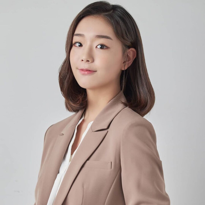 Kim Chaeyeon Promotional Portraits 2020 documents 8