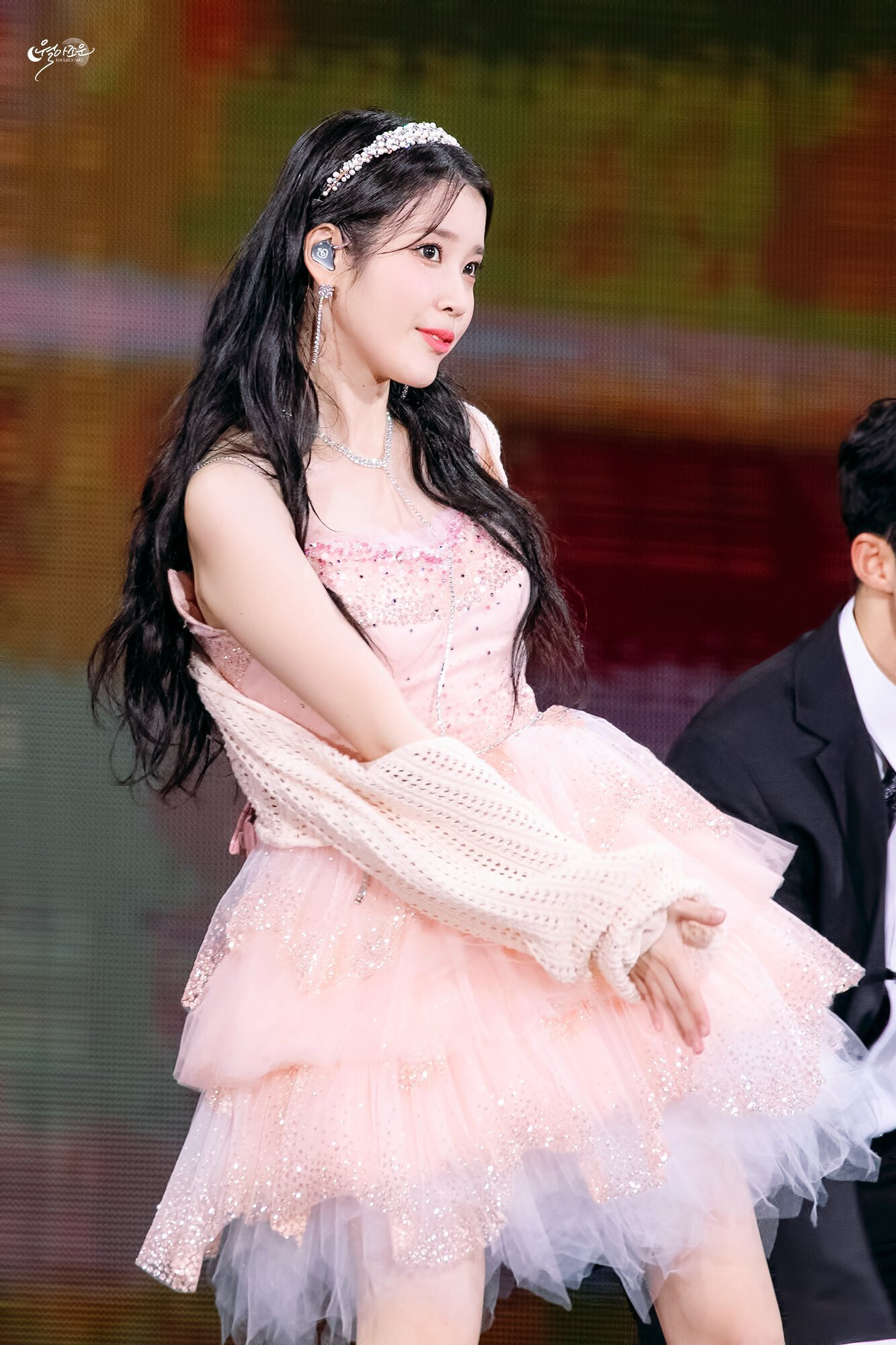 220918 IU - 'The Golden Hour' Concert | kpopping