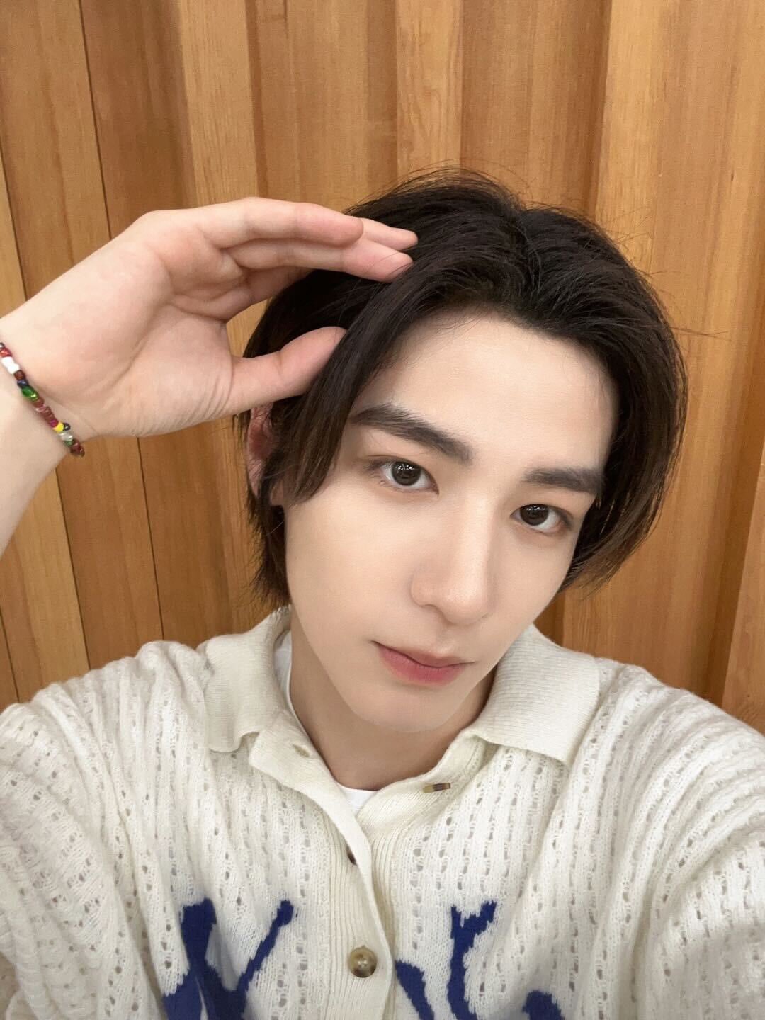 祝開店！大放出セール開催中 BOYNEXTDOOR シリアル 直筆サイン 이한 LEEHAN イハン K-POP・アジア -  www.christinacooks.com