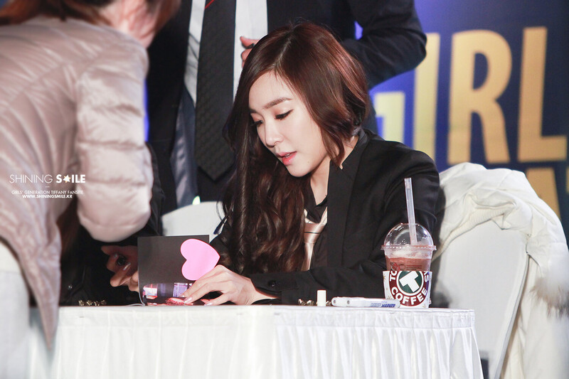 140316 Girls' Generation Tiffany at Cheonggye Fansign documents 14