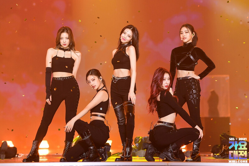 211225 ITZY at SBS Gayo Daejeon documents 14