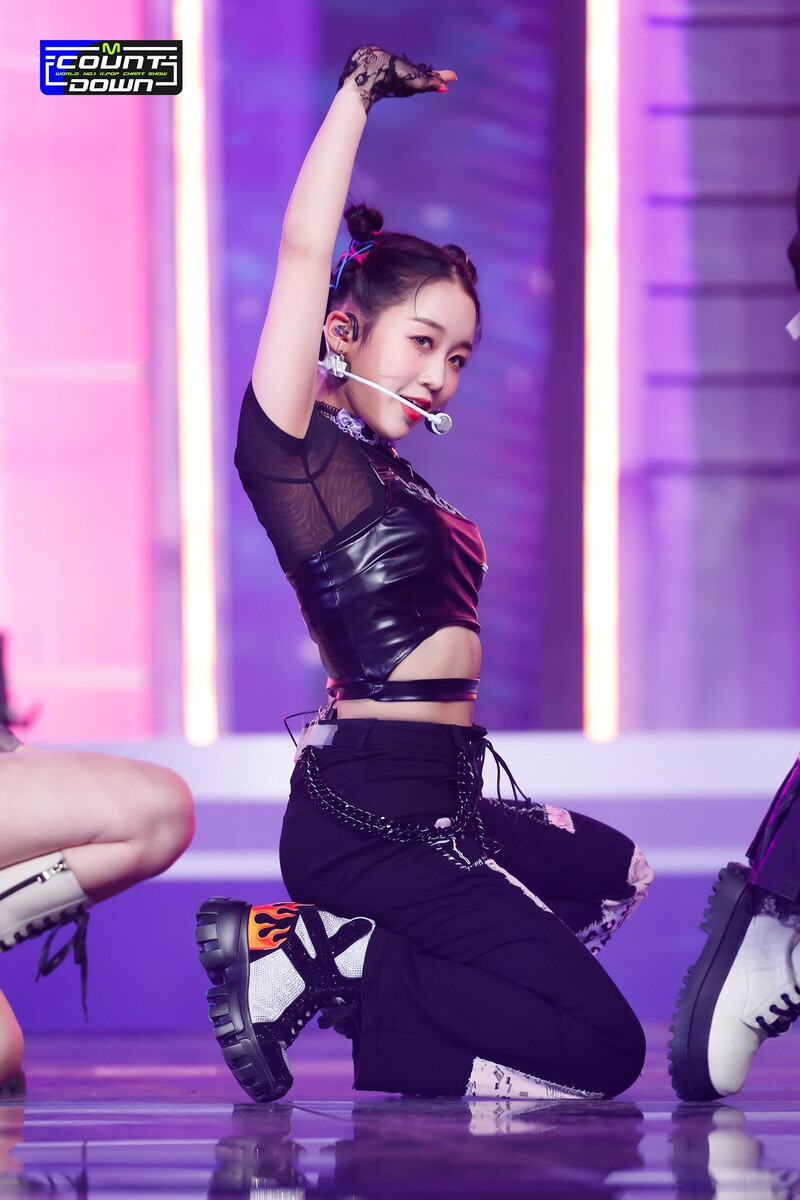 220113 Kep1er - 'WA DA DA' at M Countdown documents 2