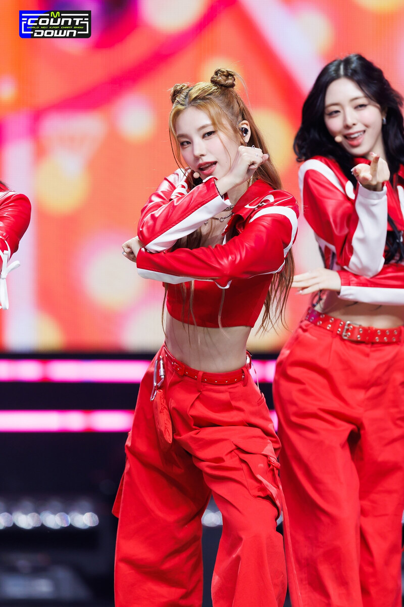 230810 ITZY Yeji - 'CAKE' at M COUNTDOWN documents 3