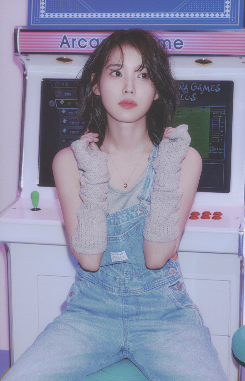 IU - 7th Official Fanclub Kit "UAENA" (Scans) documents 4