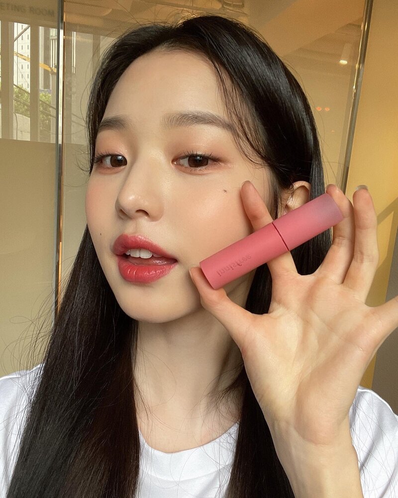 210803 Wonyoung Instagram Update documents 2