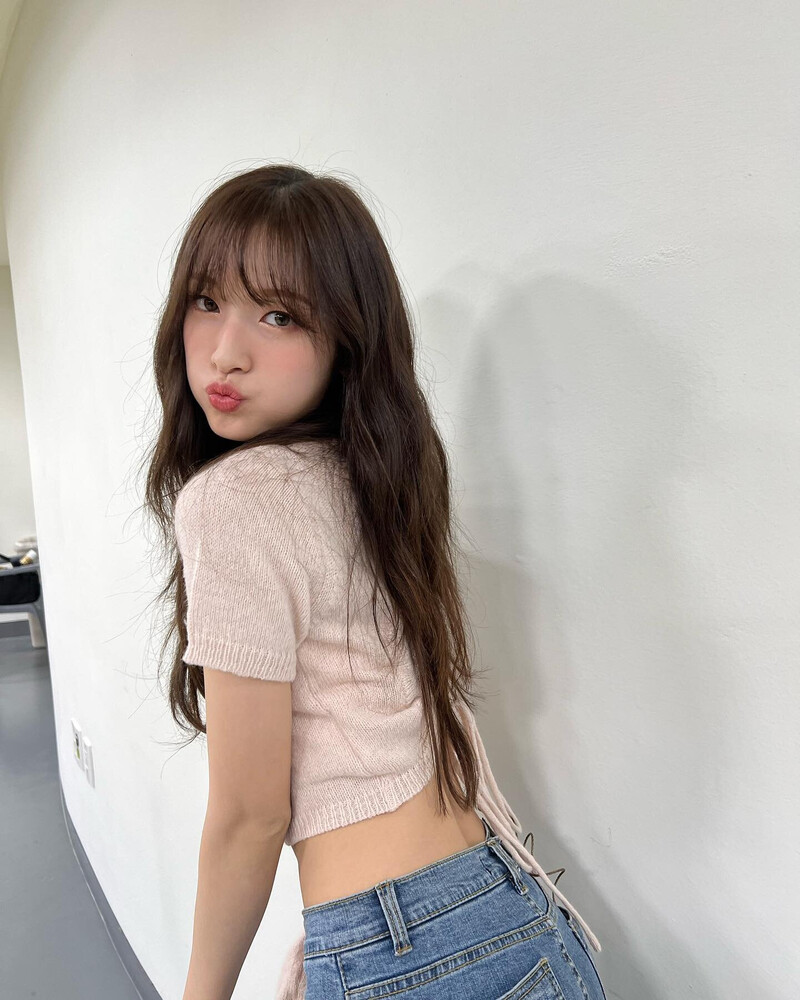 211120 OH MY GIRL Arin Instagram Update documents 25