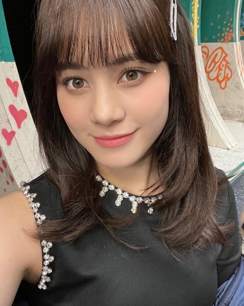 220719 - NiziU Instagram Update: Nina documents 2