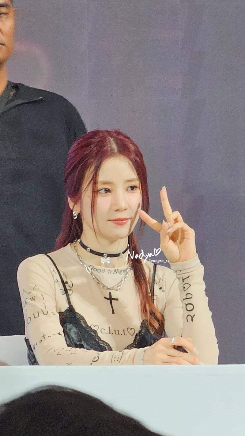 231118 Apink CHORONG - at 'ON THE K: 360 Jakarta' Fansign Event documents 3