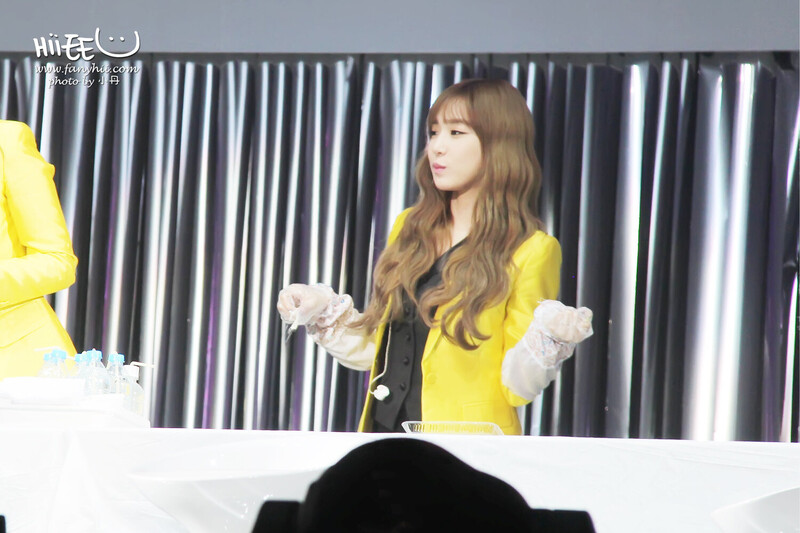 141121 Girls' Generation Tiffany at GG FM in Nanjing documents 12