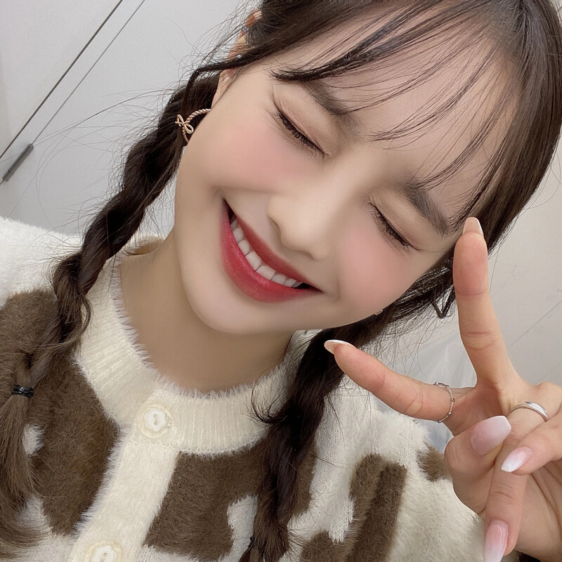 210427 LOONA Twitter Update - Chuu documents 1