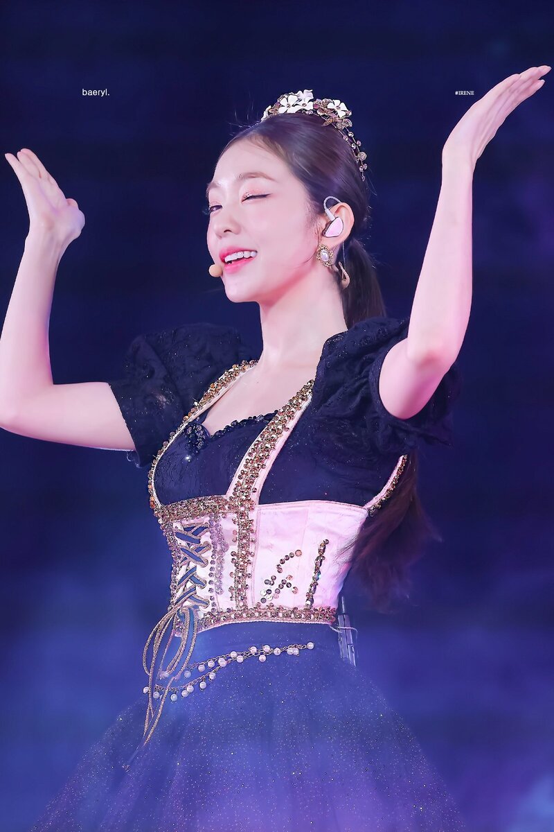 220829 Red Velvet Irene - SMCU Express at Tokyo Day 3 documents 2