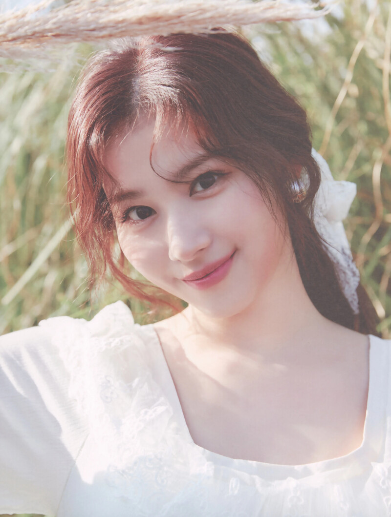 Yes, I am Sana 1st Photobook [SCANS] documents 15