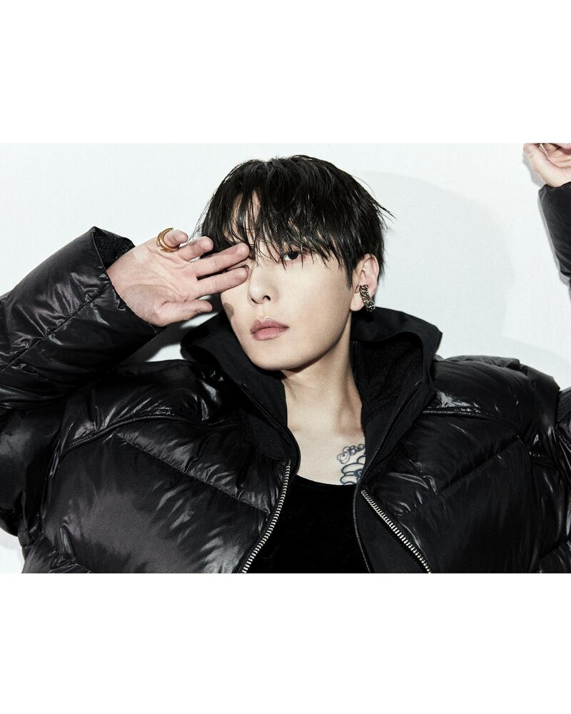 Yong Junhyung for MAPS Korea December 2022 issue documents 6