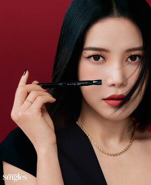 MAMAMOO SOLAR for SINGLES Magazine Korea x KATE SUPER SHARP LINER March Issue 2021
