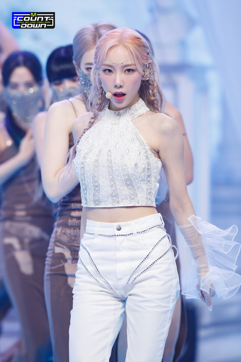 220217 Taeyeon - 'INVU' at M Countdown documents 19