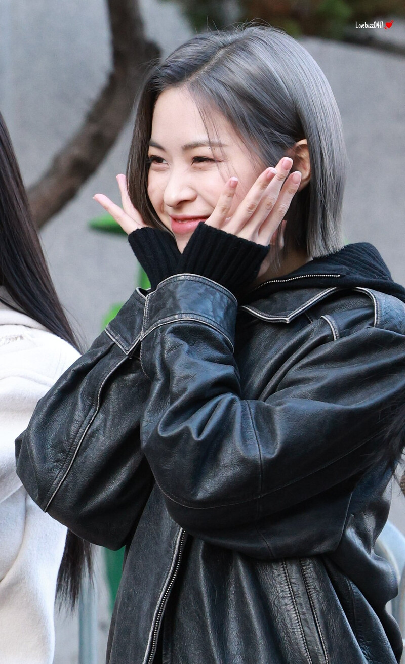 221202 ITZY Ryujin - Music Bank Commute documents 6