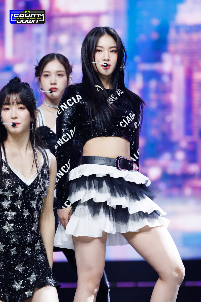 221229 STAYC Isa 'RUN2U' at M Countdown documents 4