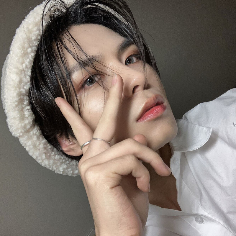 230119 E'Last Yejun Instagram update documents 2