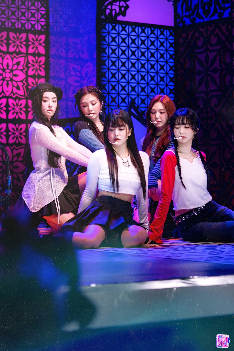 231119 Red Velvet - "Chill Kill" at Inkigayo documents 1