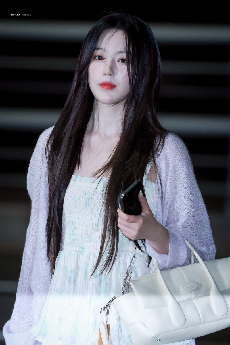 240418 (G)I-DLE Shuhua - ICN Airport documents 9