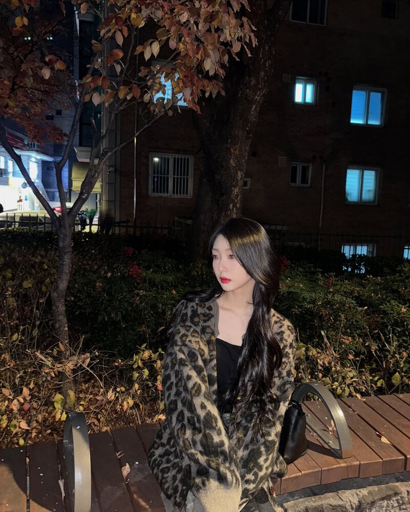 241212 - YeoJin Instagram Update documents 9