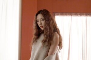 Taeyeon 'Dear Me' MV Behind