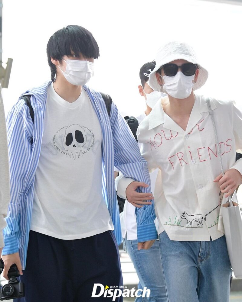 220706 TXT at Incheon International Airport documents 2