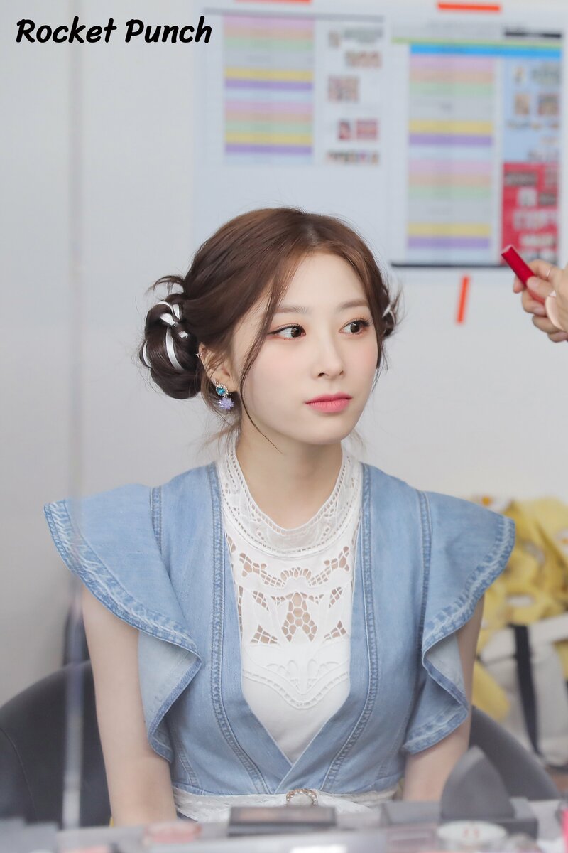 220628 Woollim Naver - Rocket Punch - 'Fiore' Jacket Shoot documents 14