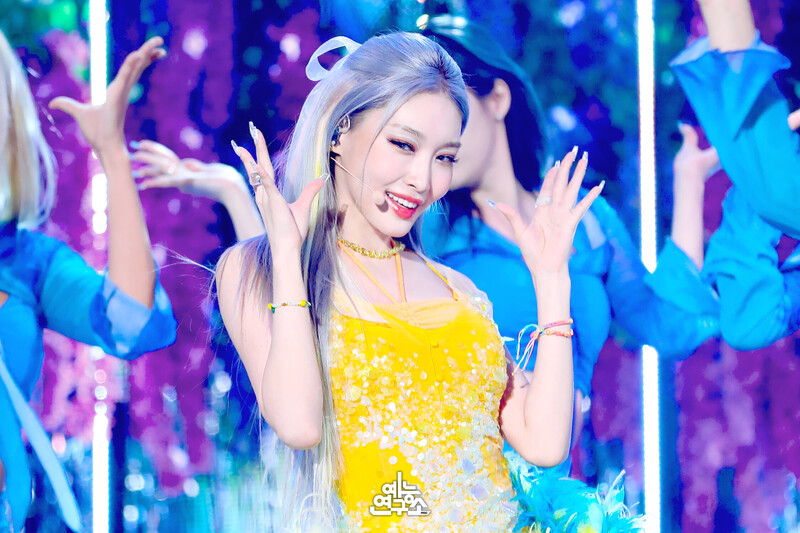 220716 Chungha - 'Sparkling' at Music Core documents 2