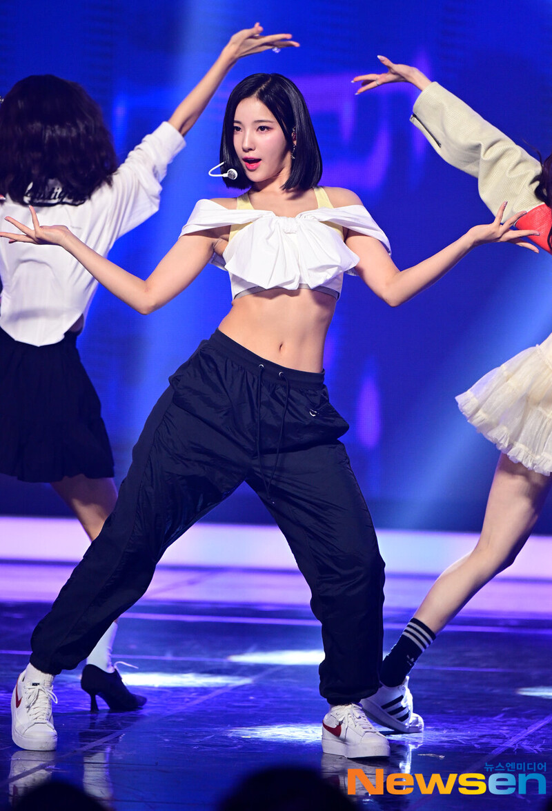 221130 ALICE Sohee at Show Champion documents 3