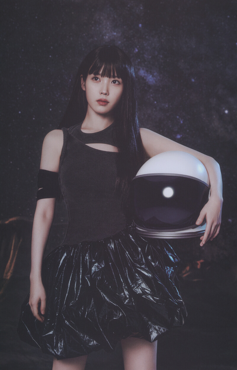 IU - 7th Official Fanclub Kit "UAENA" (Scans) documents 5