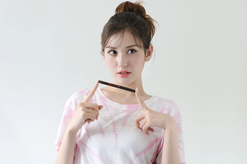 somi_official_-EikQlCvVoAEax-f-20200922-23-00.jpg