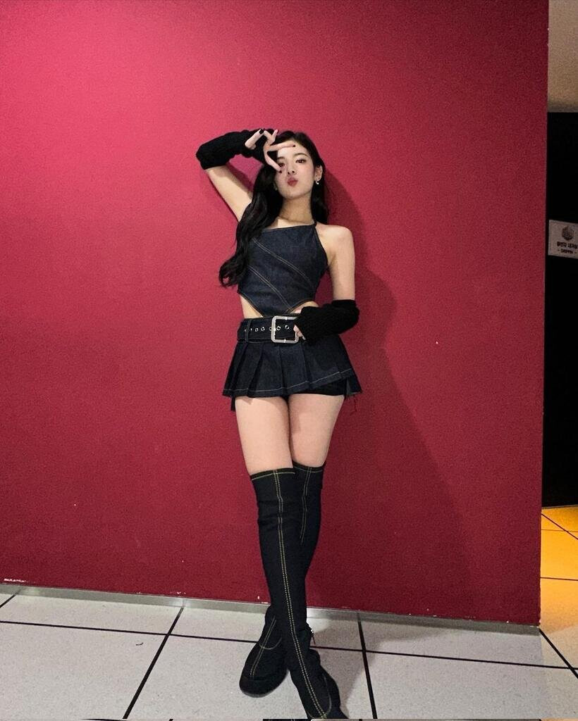 221211 ITZY Lia Instagram Update | kpopping