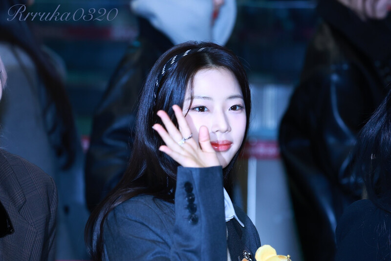 241226 BABYMONSTER Ruka at Gimpo International Airport documents 5