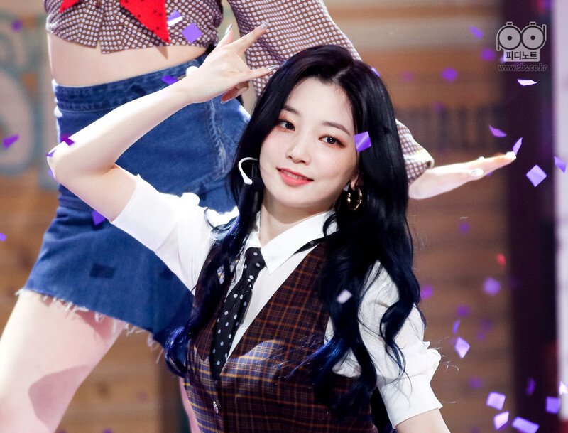 210523 Rocket Punch - 'Ring Ring' at Inkigayo documents 2