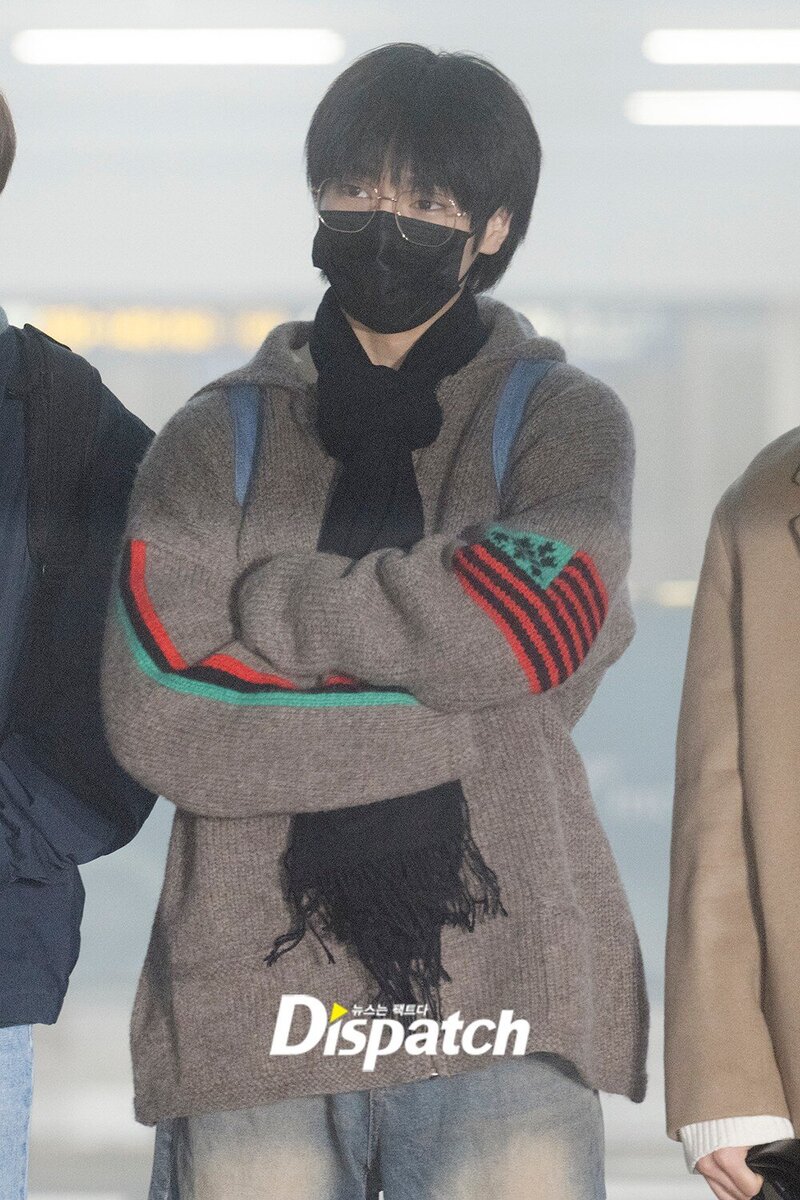 230201 Stray Kids I.N at Incheon International Airport documents 3