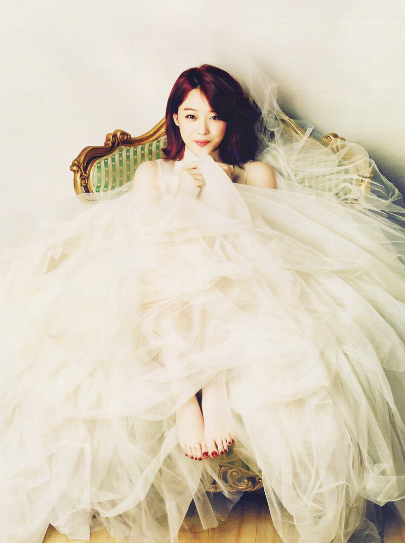 F(x) Sulli for CéCi Magazine (September 2013 issue) documents 1